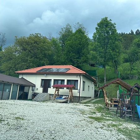 Casa Lupilor Transfagarasan Villa Capatineni-Ungureni Exterior photo